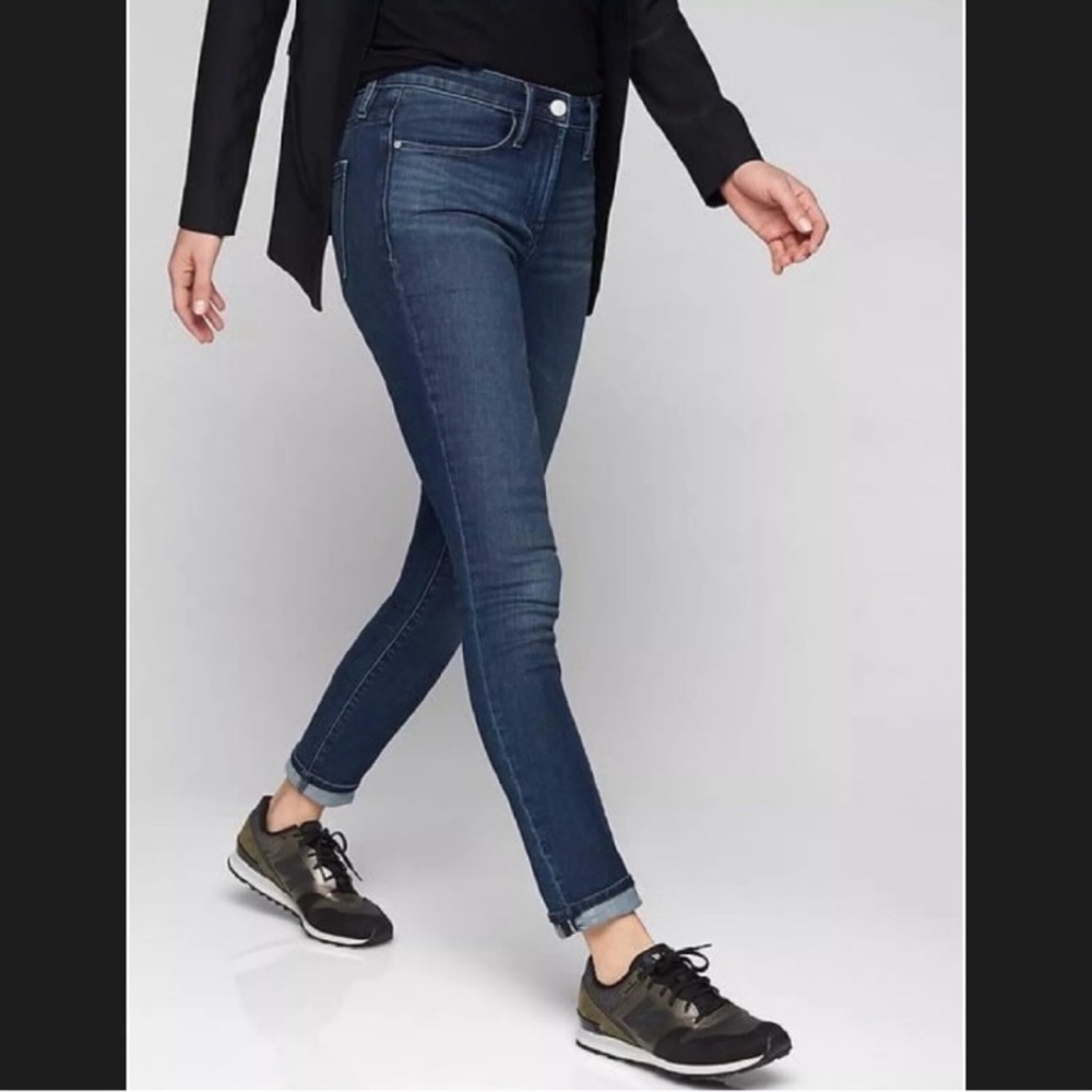 Athleta Skulptek Skinny Jeans Dark Wash Size 4